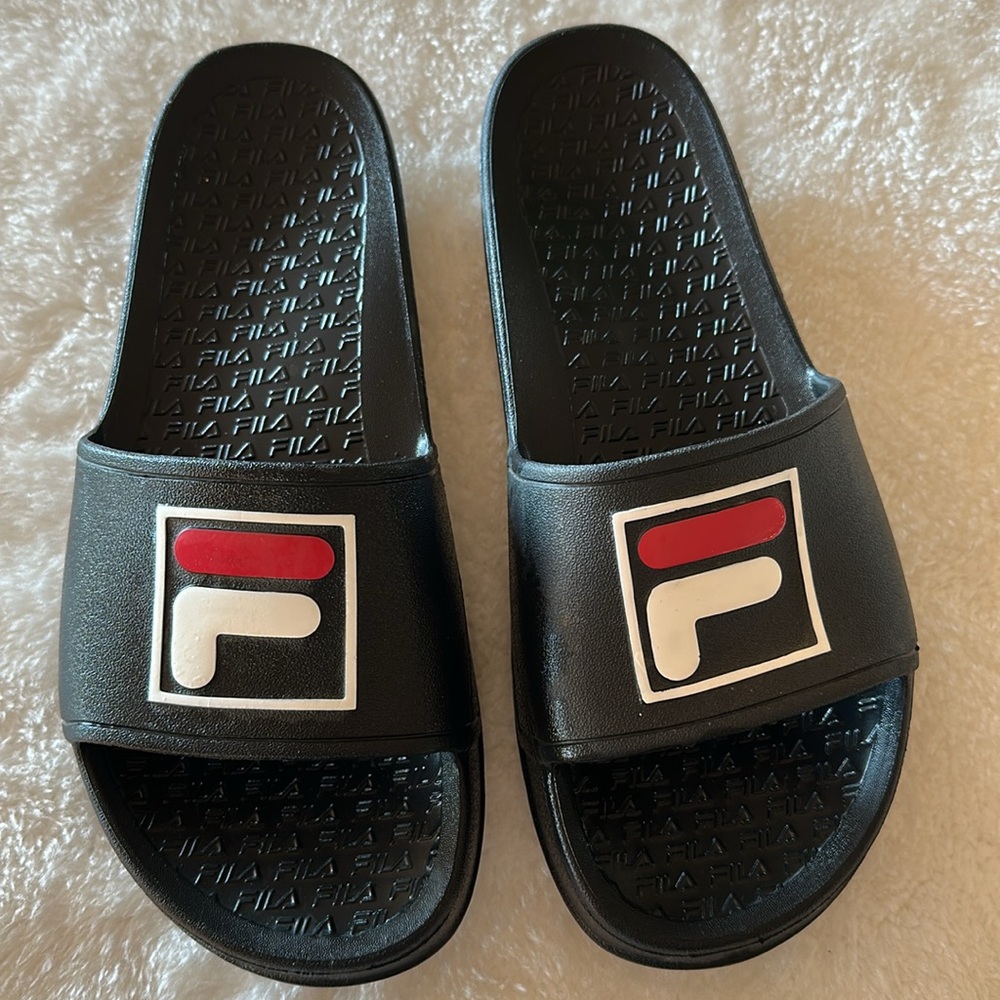 Fila slides - Picture 2 of 3